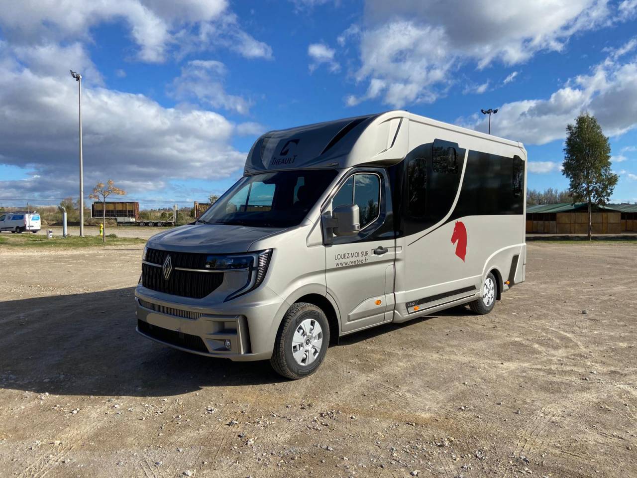 Location camion pour chevaux VENDRES