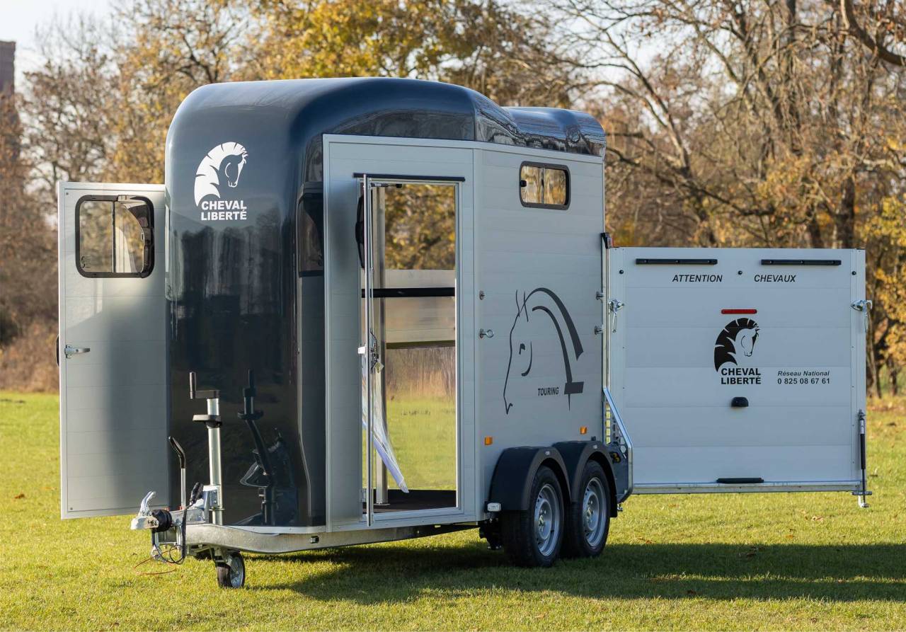 Van Cheval Libert&eacute; - Touring Jumping