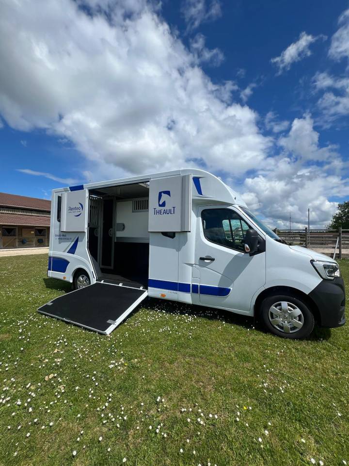 Location camion pour chevaux secteur MONTARGIS