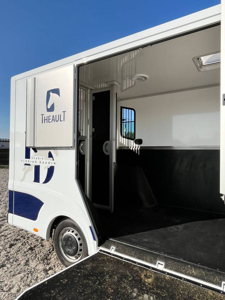 Location camion pour chevaux AMIENS