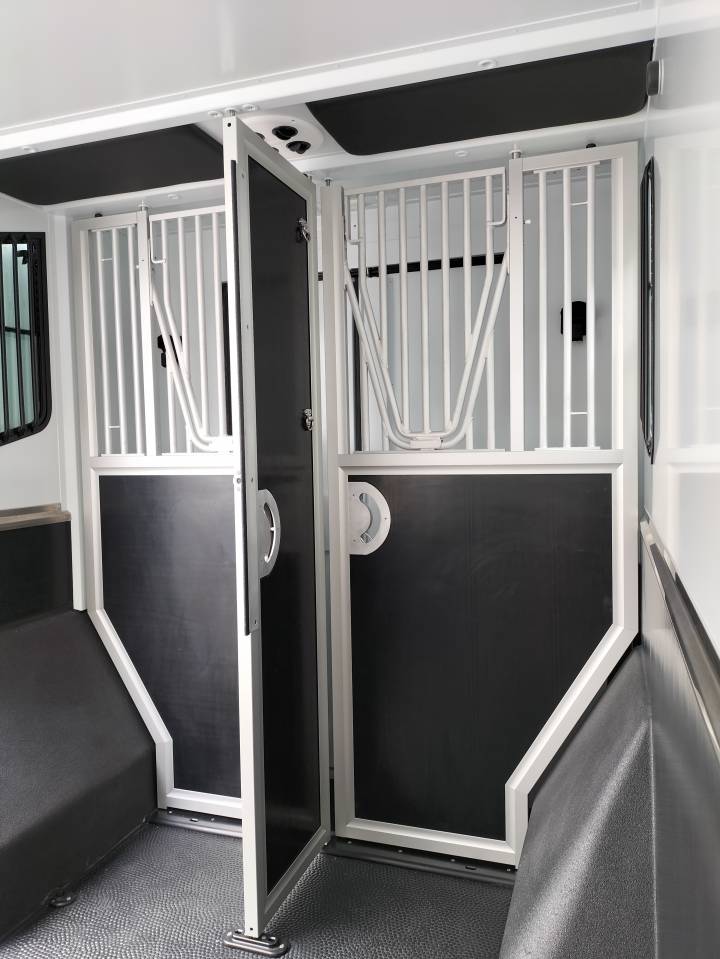 Location camion pour chevaux LOUHANS (71)