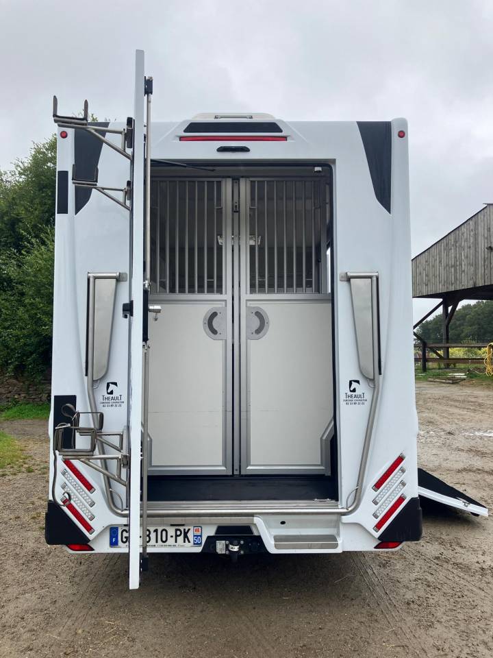 Location camion pour chevaux secteur NANTES