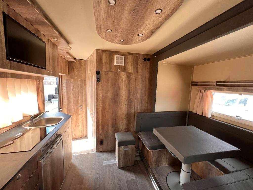 FUSO CANTER 9C18 POP OUT