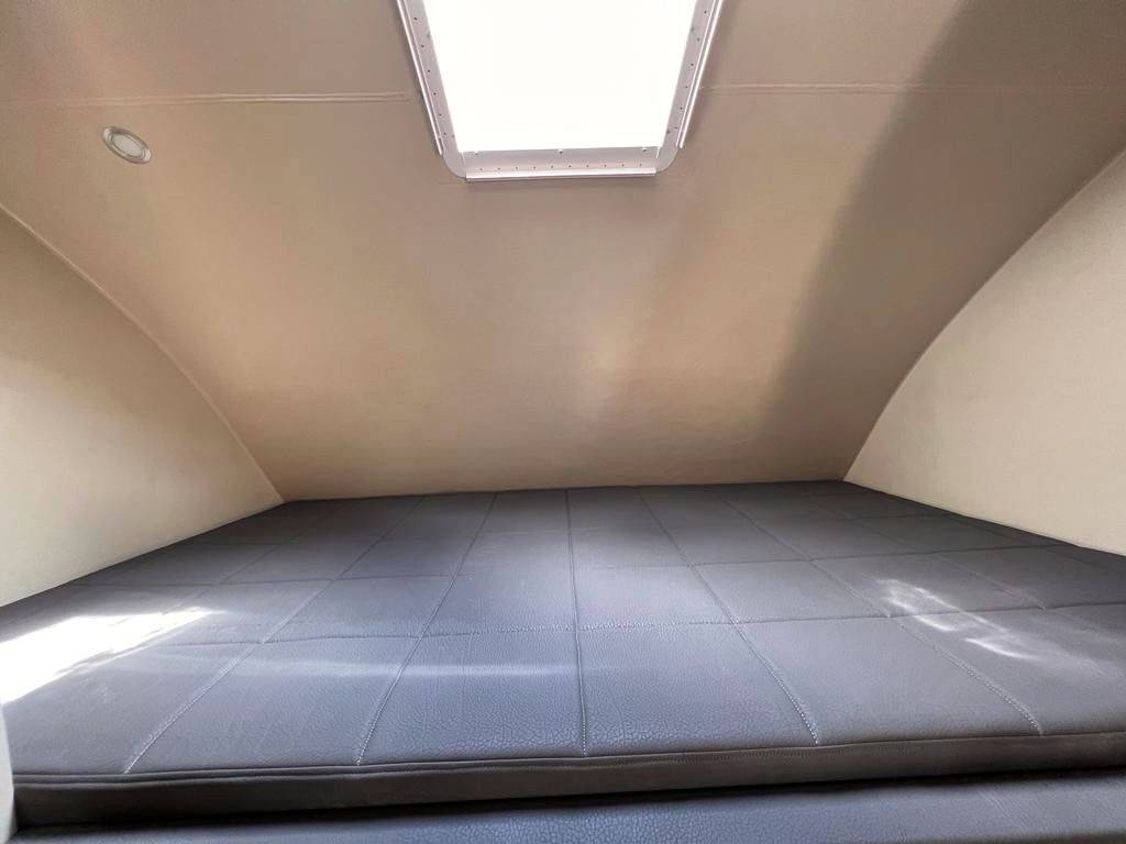 FUSO CANTER 9C18 POP OUT