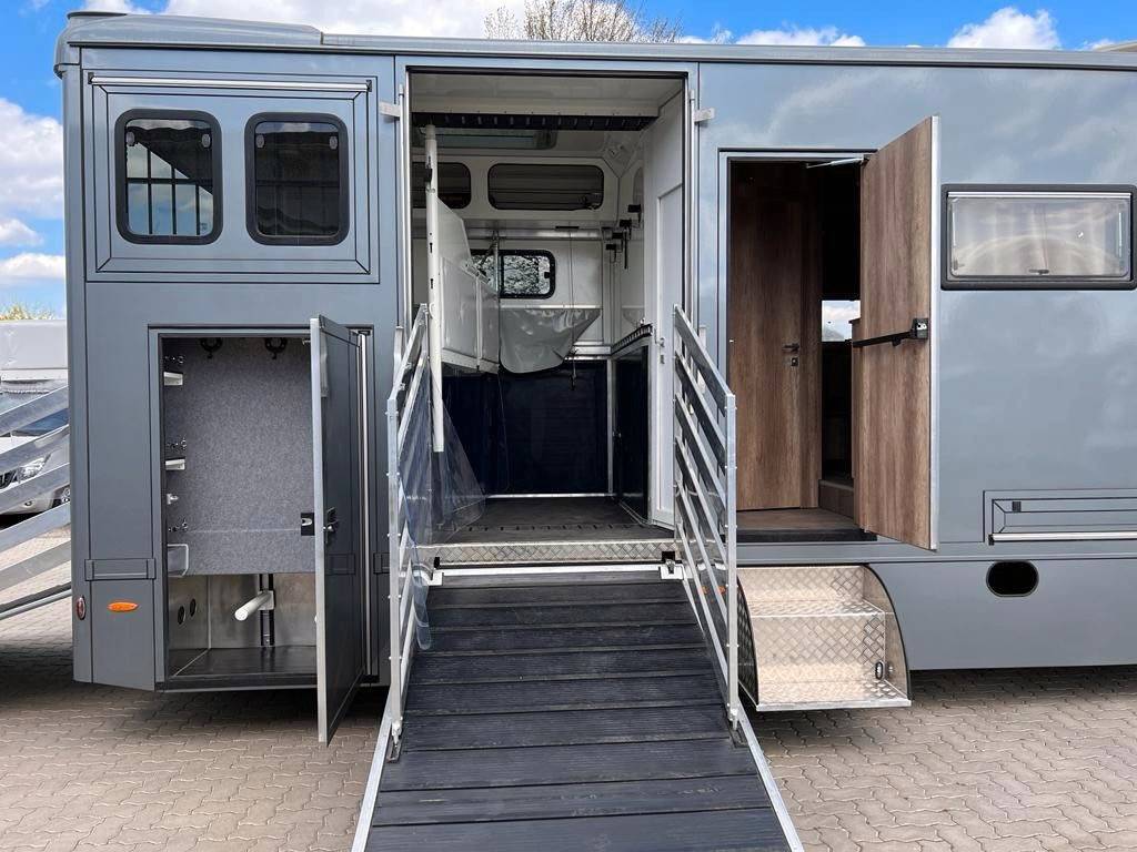 FUSO CANTER 9C18 POP OUT