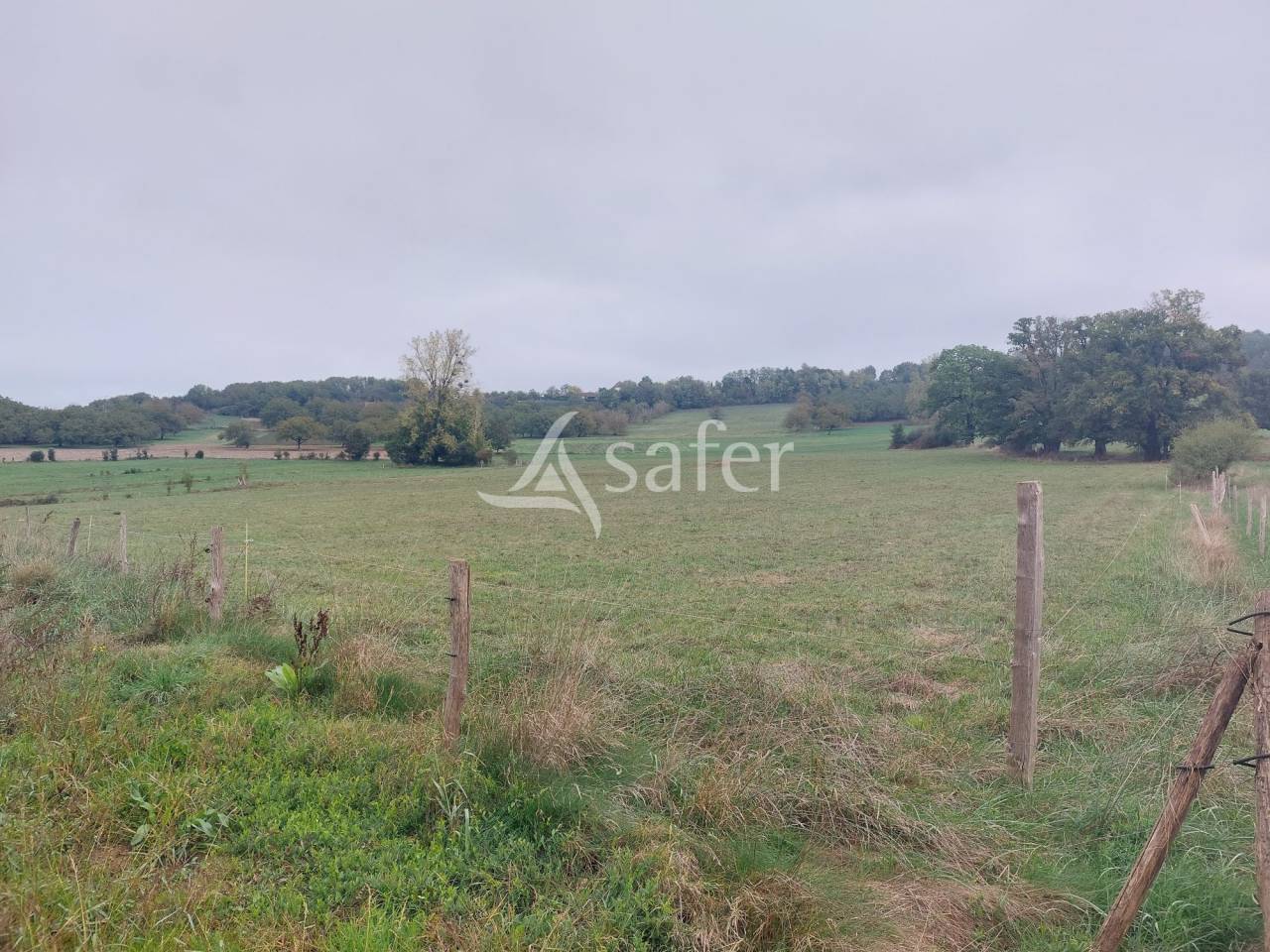 Propri&eacute;t&eacute; d'&eacute;levage de 19ha proche Hautefort