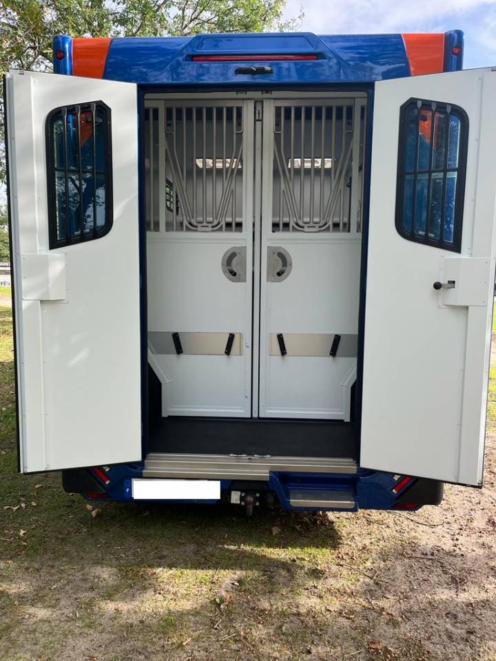 Location camion pour chevaux Gastes