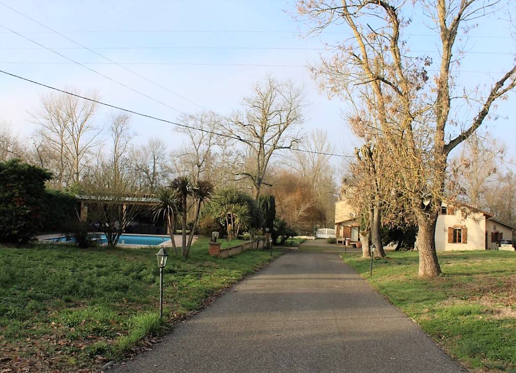 PROPRIETE EQUESTRE DANS LE TARN ET GARONNE