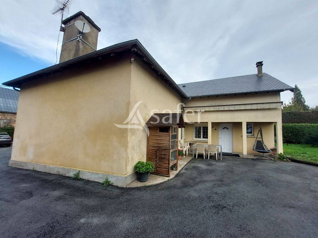 Propri&eacute;t&eacute; agricole tr&egrave;s bien group&eacute;e d'environ 40 ha 50