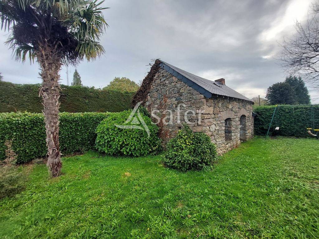 Propri&eacute;t&eacute; agricole tr&egrave;s bien group&eacute;e d'environ 40 ha 50