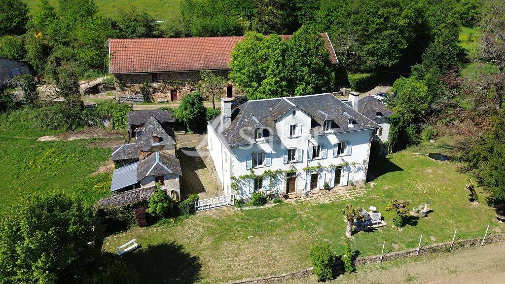 Aux portes de Tulle, domaine de 58 ha avec son bâti de caractè