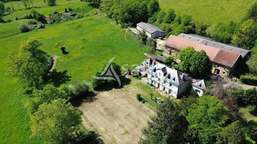 Aux portes de Tulle, domaine de 58 ha avec son bâti de caractè
