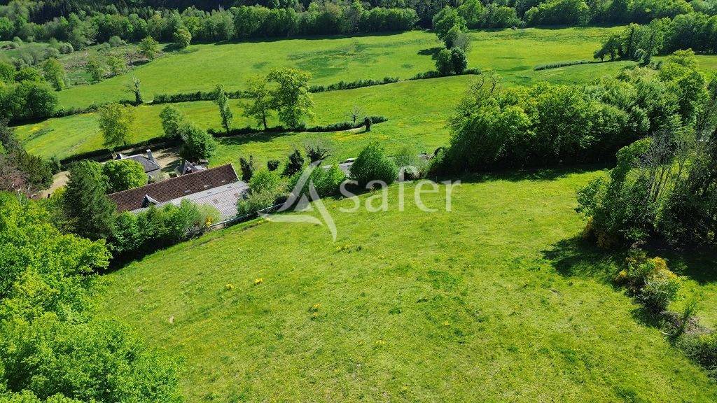 Aux portes de Tulle, domaine de 58 ha avec son bâti de caractè