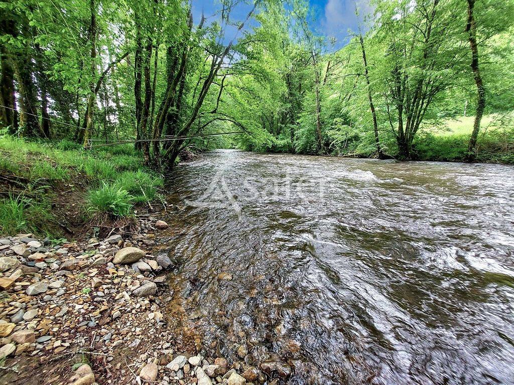 Aux portes de Tulle, domaine de 58 ha avec son bâti de caractè