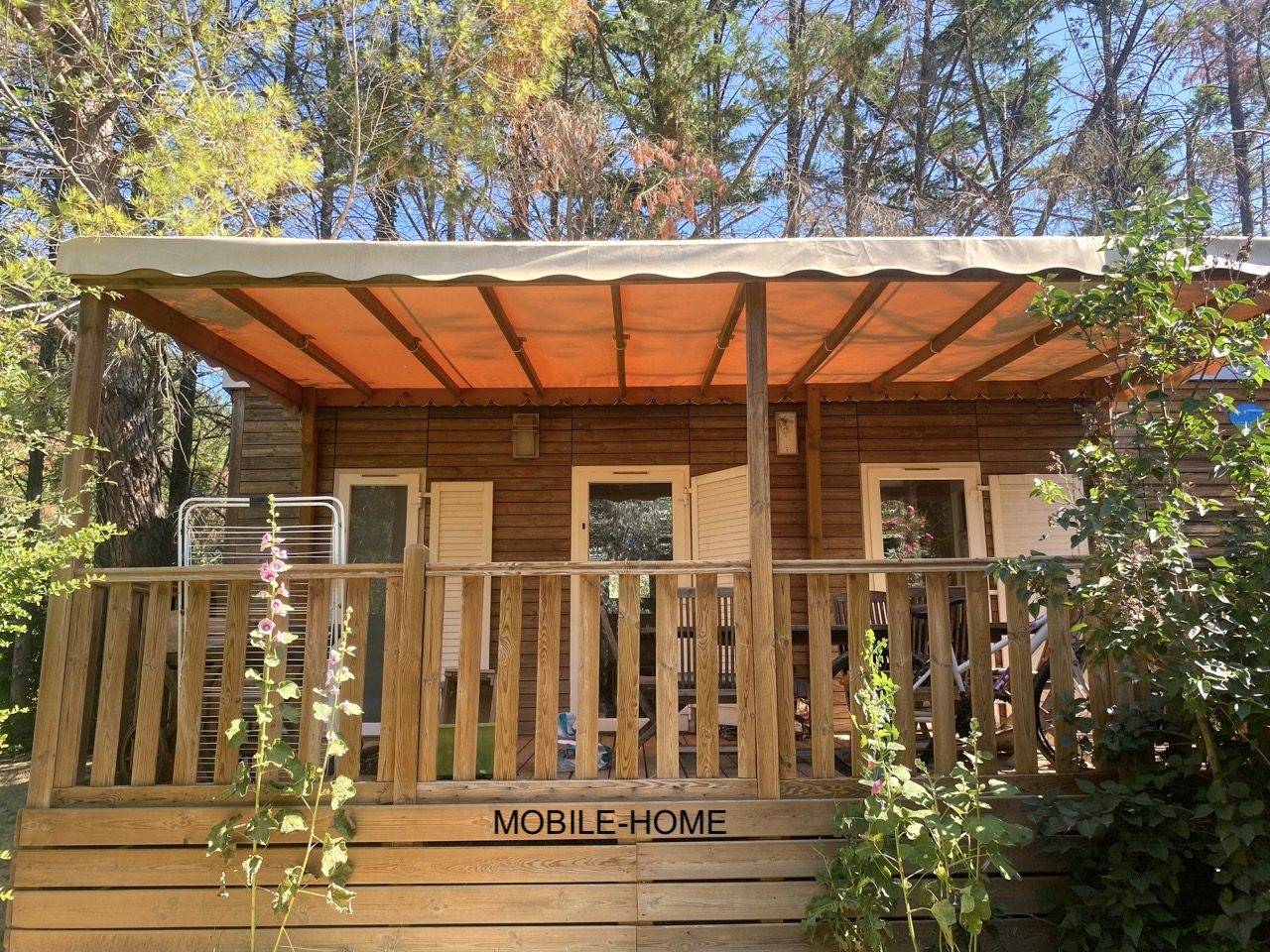 Mas, écuries et dépendances sur 15 hectares  Brignoles (83)