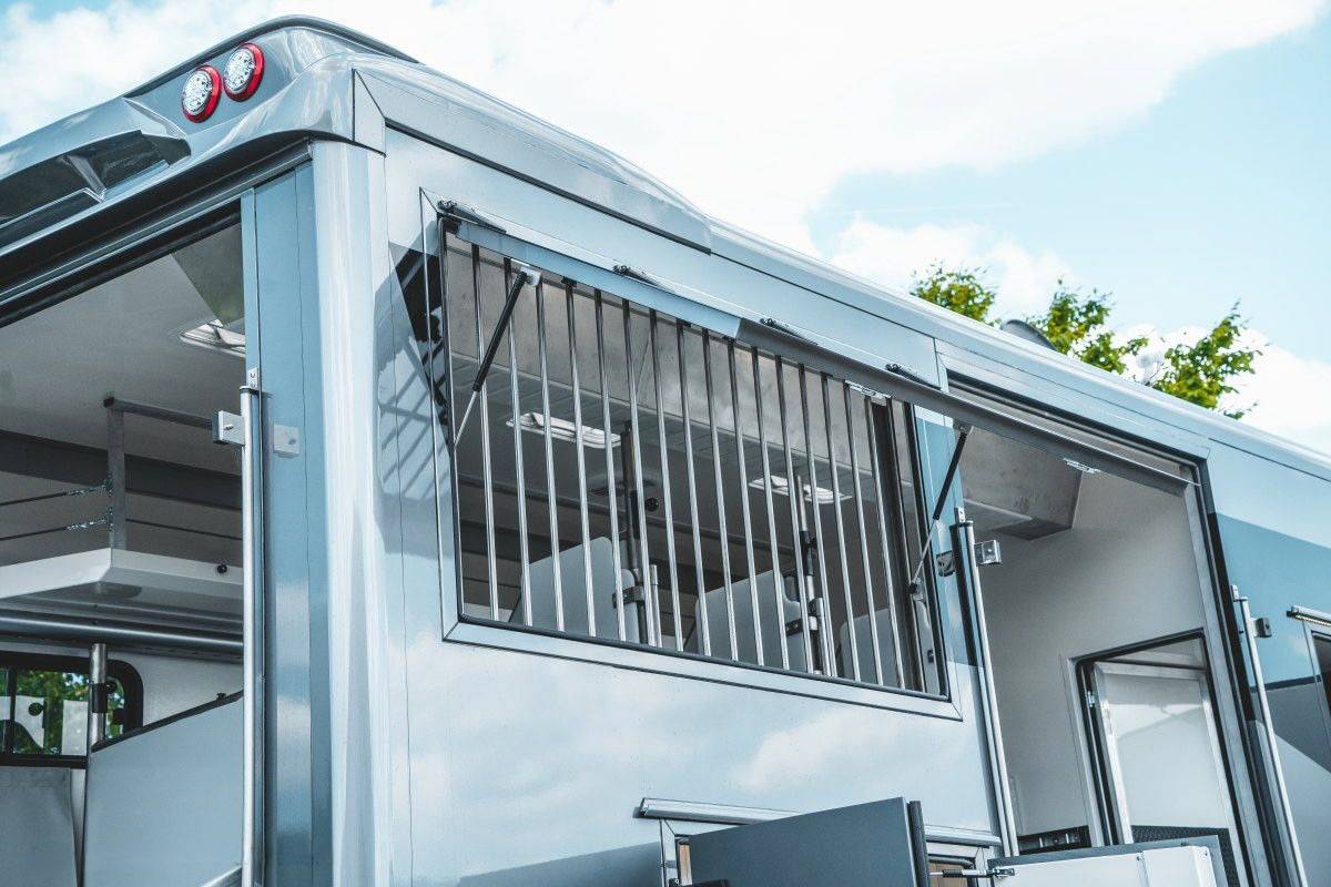 MERCEDES-BENZ ATEGO 1527 POP OUT