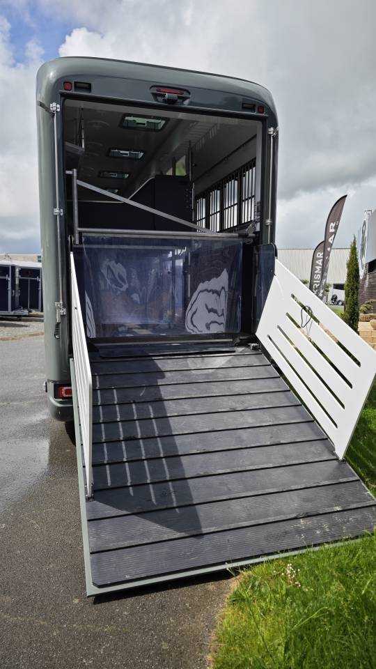 Poids lourds neufs Krismar 8 chevaux Homecar 