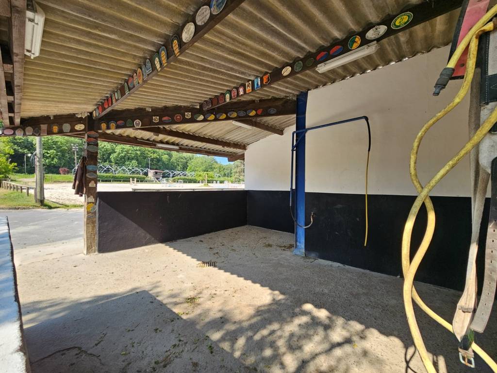 ÉCURIE MULTI ACTIVITÉ 