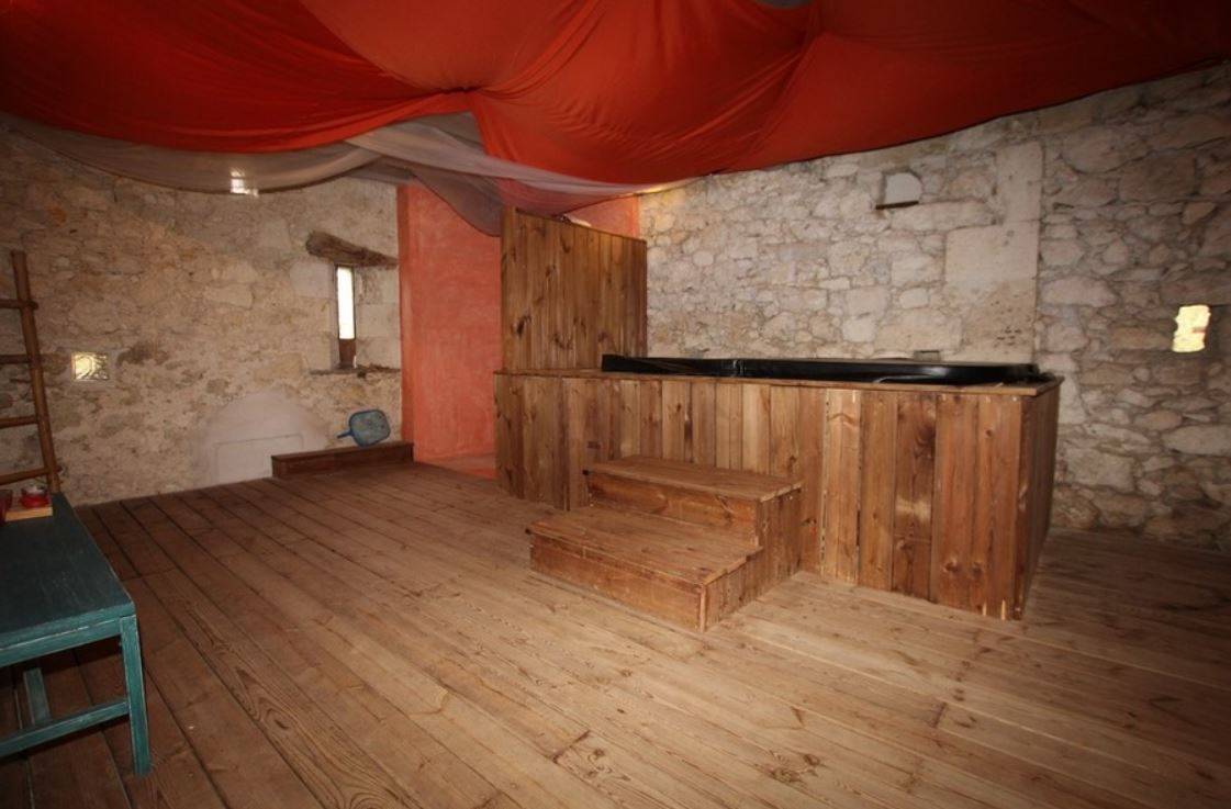 DOMAINE A VOCATION EQUESTRE SUR 7 HA