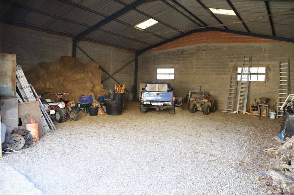 MAGNIFIQUE PROPRIETE A VOCATION EQUESTRE SUR 42 HA