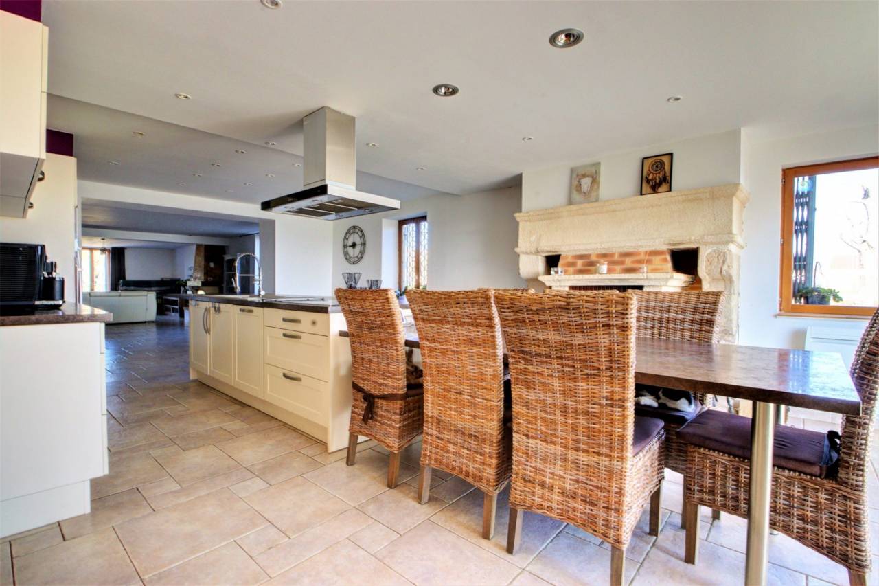 Charmante propriété équestre sur 3,86 ha et maison de 225 m²