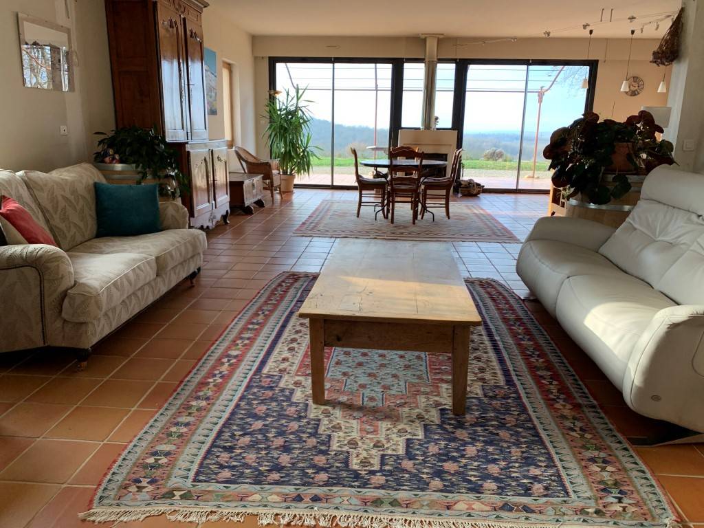 PROPRIETE EQUESTRE DANS LE LOT 