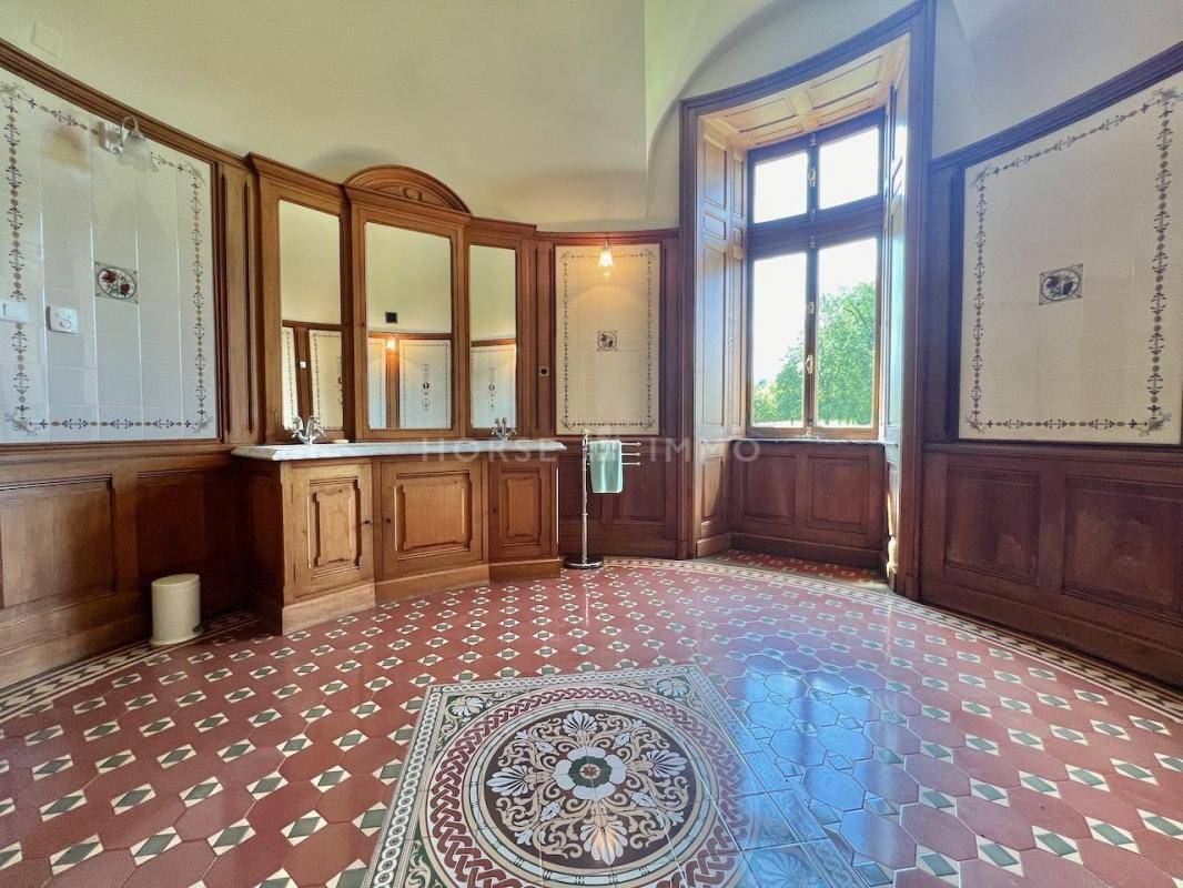 Chateau classé 130ha