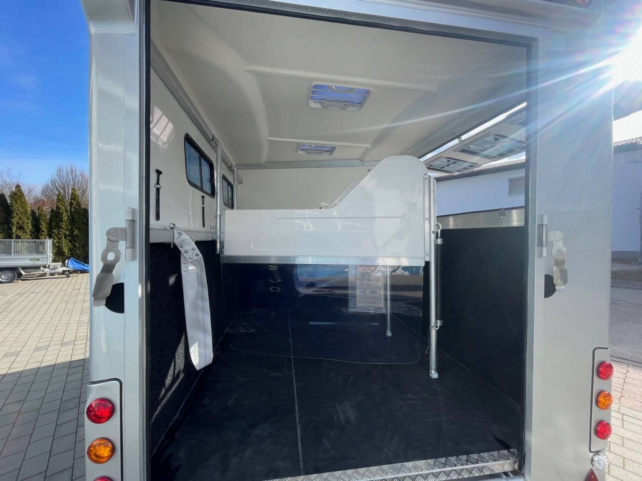 REMORQUE ANKA 3 CHEVAUX & SELLERIE