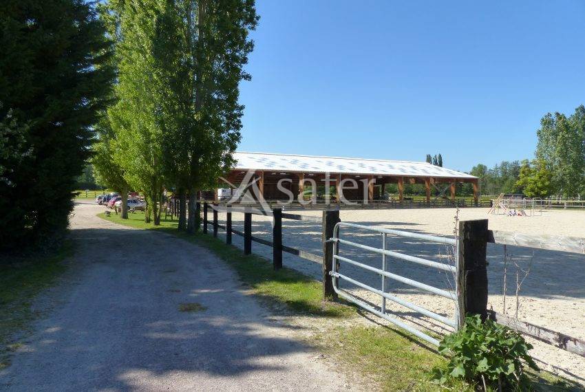 Structure Equestre 17ha