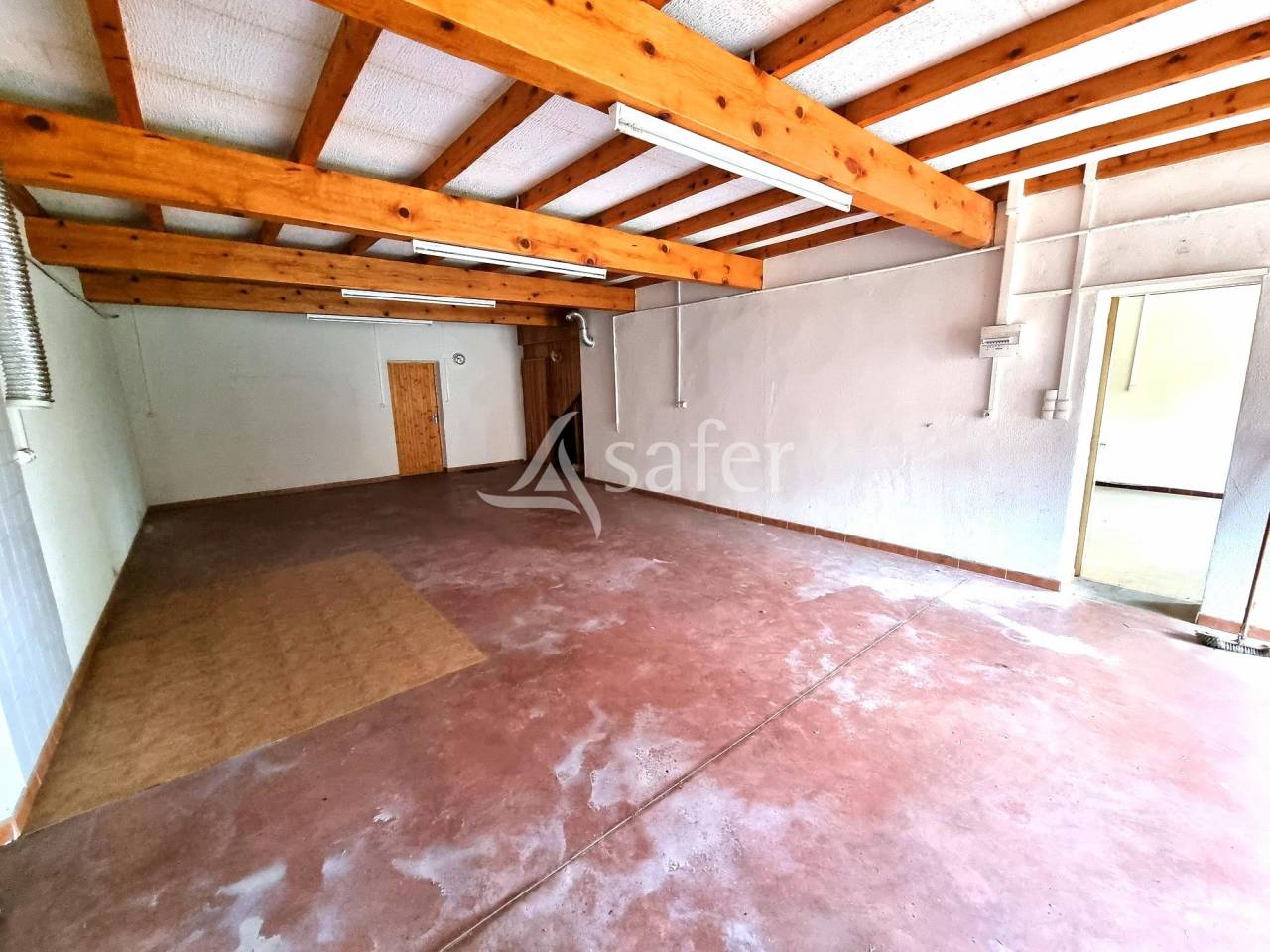 Proche de Montech ancien corps de ferme 185 m² à rénover sur