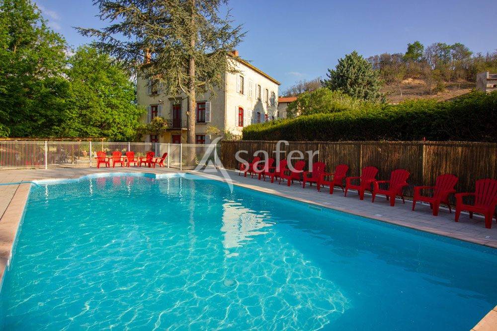 Domaine avec accueil touristique et équin sur 8ha sud ISSOIRE