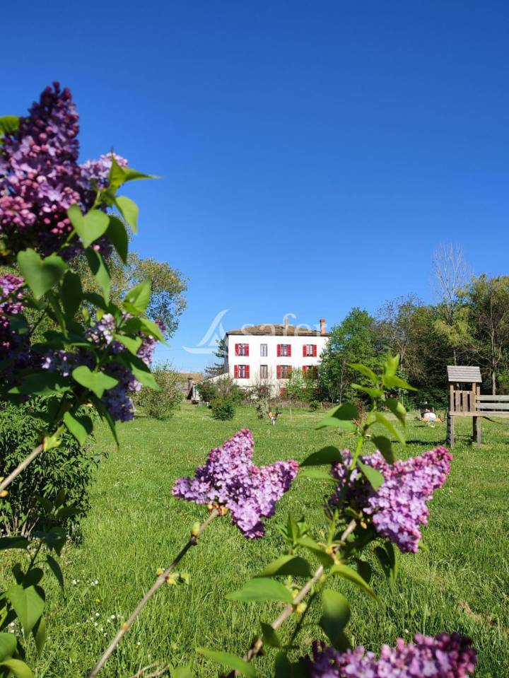 Domaine avec accueil touristique et équin sur 8ha sud ISSOIRE