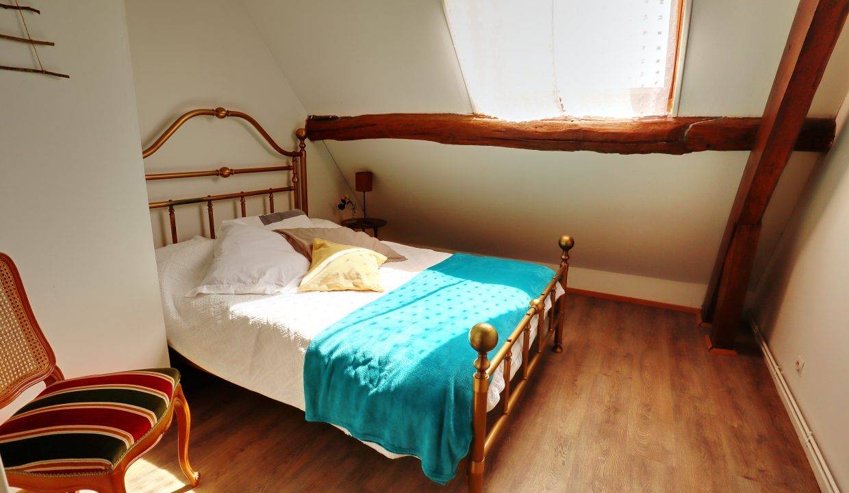 Ecurie de propriétaires avec logements sur 15 ha