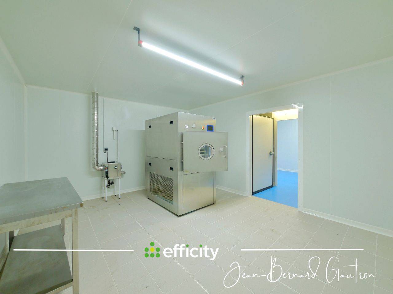 35 HECTARES - 3500 m² de HANGARS - FERME -155 m²