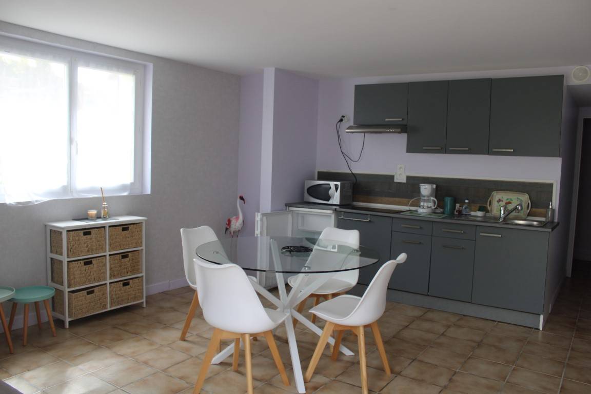 PROPRIETE EQUESTRE  DE 4 HECT AVEC GITES proche CARMAUX