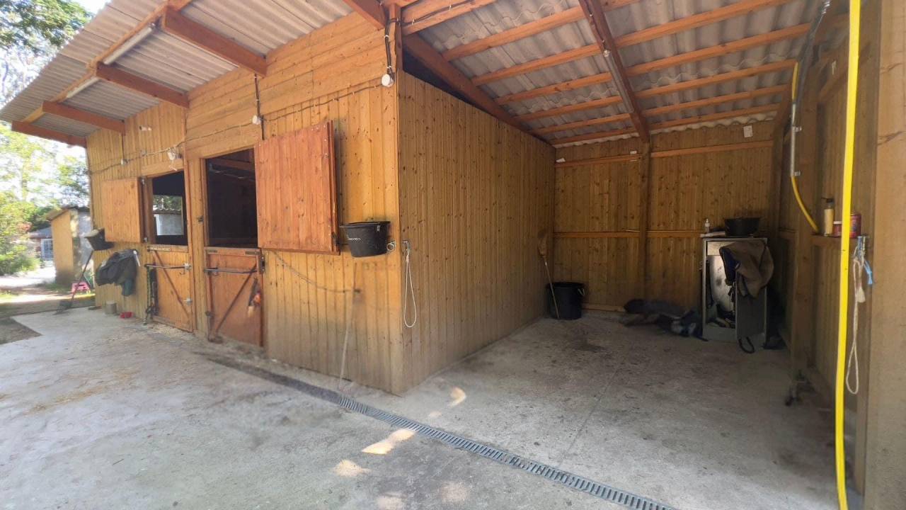 SOUS COMPROMI  - Domaine d'exception de 4 hectares (11)