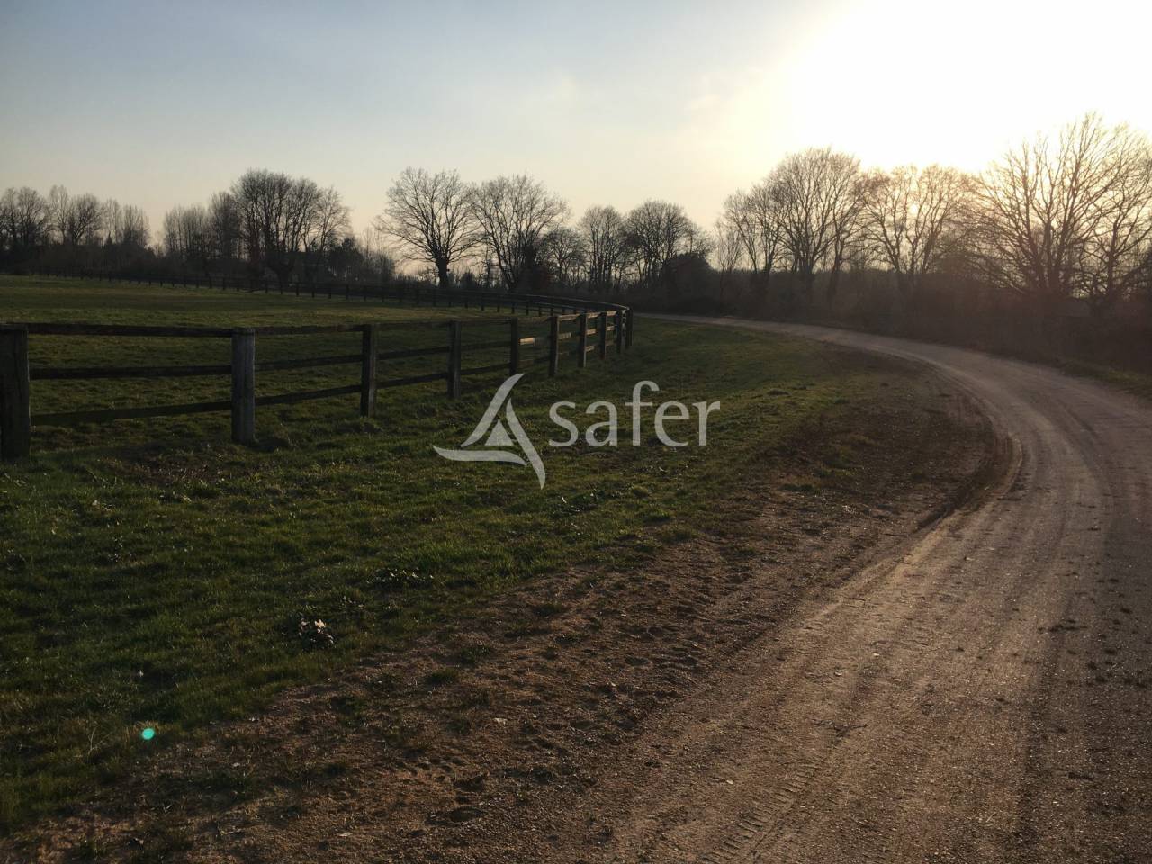 Piste d'entrainement et 12 hectares d'herbages Livarot