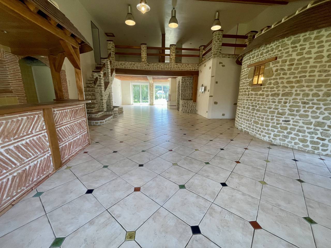 MORTAGNE-AU-PERCHE  – HARAS – 20HA 