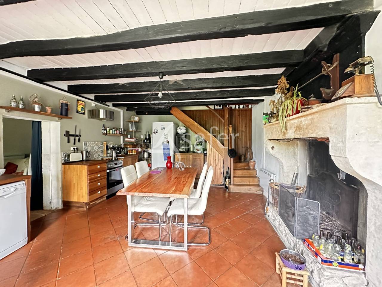 Propri&eacute;t&eacute; avec g&icirc;te sur 4ha