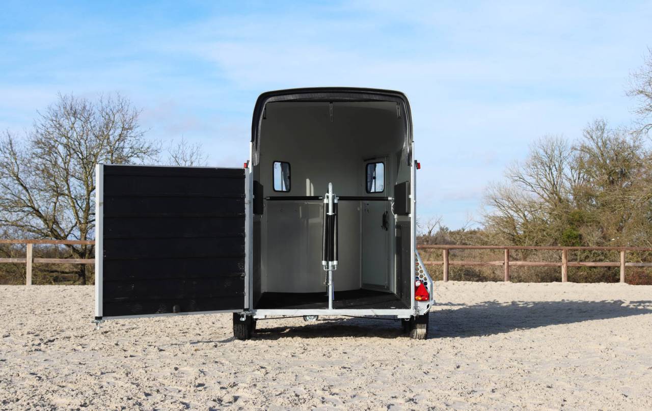 VAN CHEVAL LIBERTE NEUF  – GOLD ORIGINS ALU AVEC SELLERIE – 2 PLACES