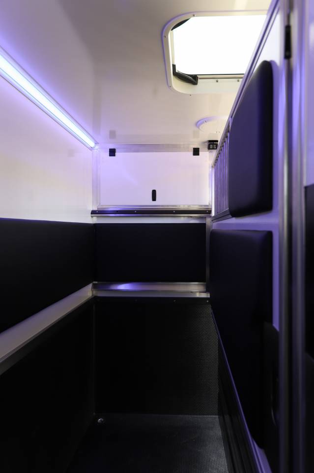 KRIMSAR OPEL MOVANO 180CV - BOITE AUTO - STALLE - NEUF