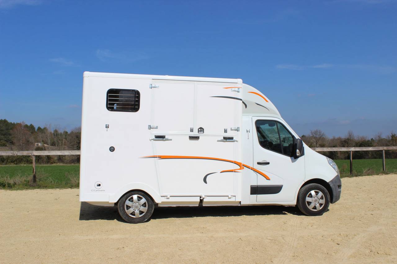 Location camion chevaux GARD Nîmes - Alès