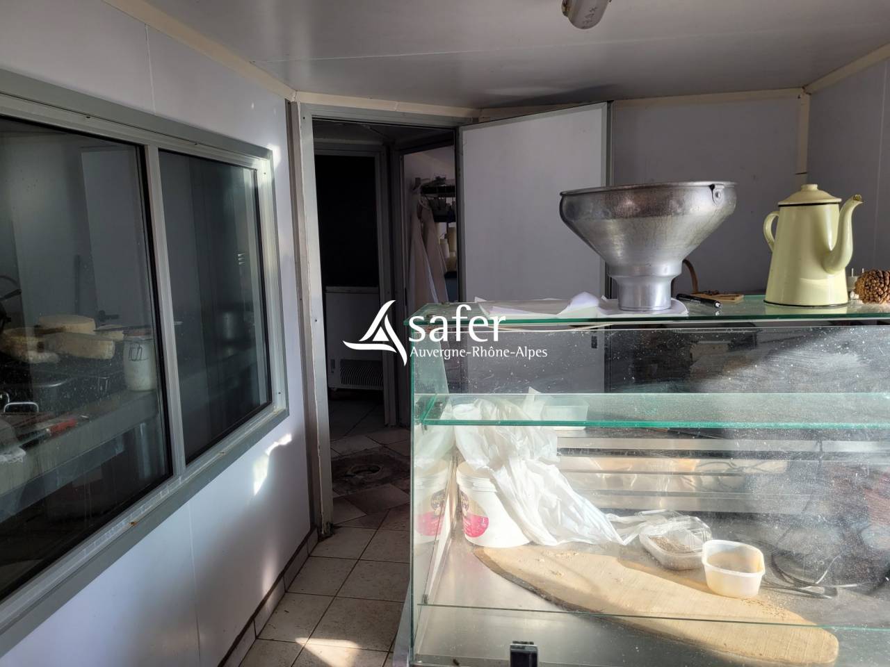 Ferme sur les hauteurs de Mo&ucirc;tiers