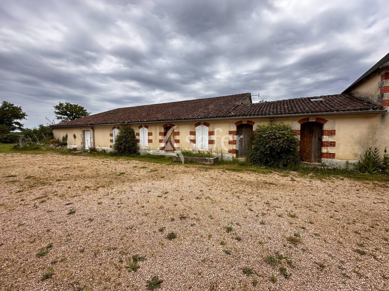Propriété de caractère avec gîtes et 125 hectares