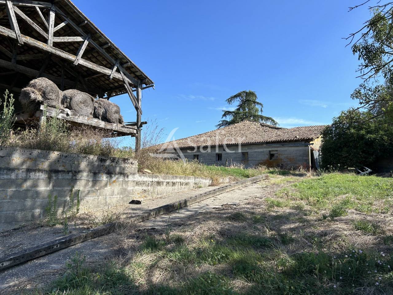 Propri&eacute;t&eacute; agricole sur 16ha