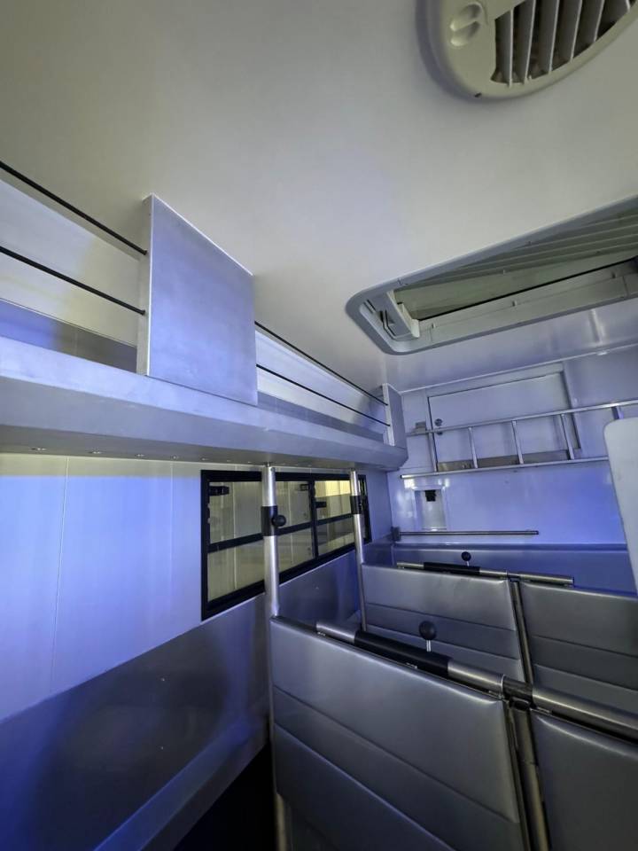 SCANIA P380 STX POP OUT APPARTEMENT GROOM