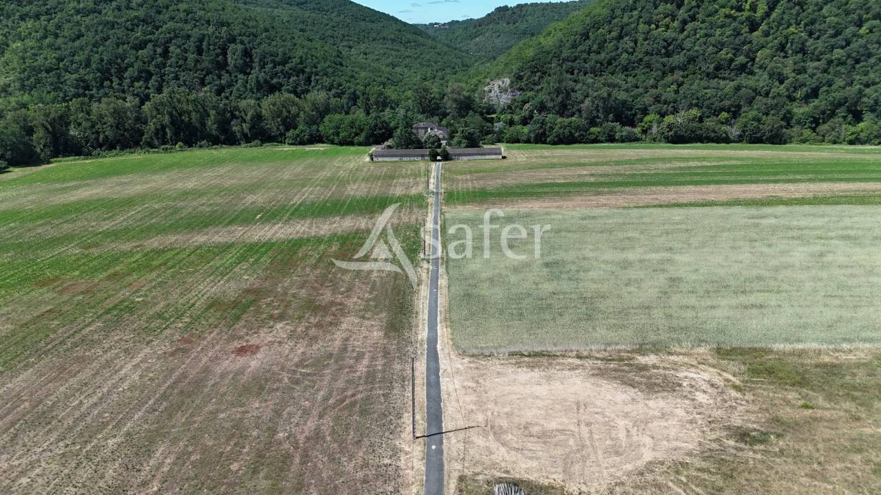 Propri&eacute;t&eacute; de caract&egrave;re sur 29 ha sur les berges du Lot