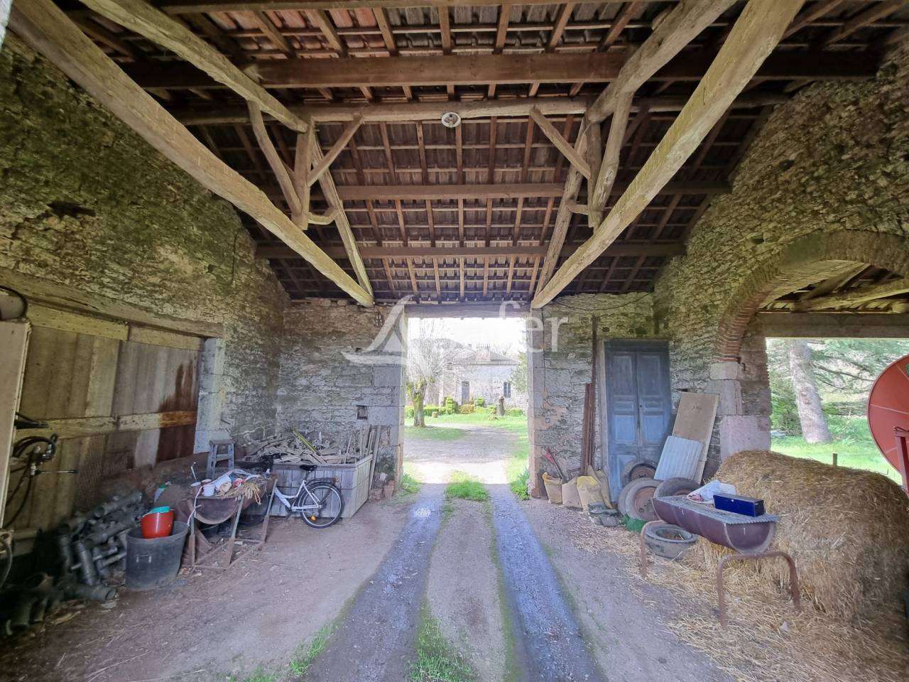 Propri&eacute;t&eacute; de caract&egrave;re sur 29 ha sur les berges du Lot