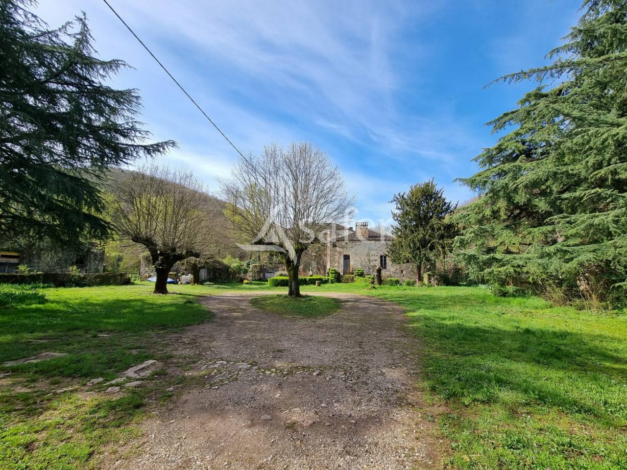 Propri&eacute;t&eacute; de caract&egrave;re sur 29 ha sur les berges du Lot