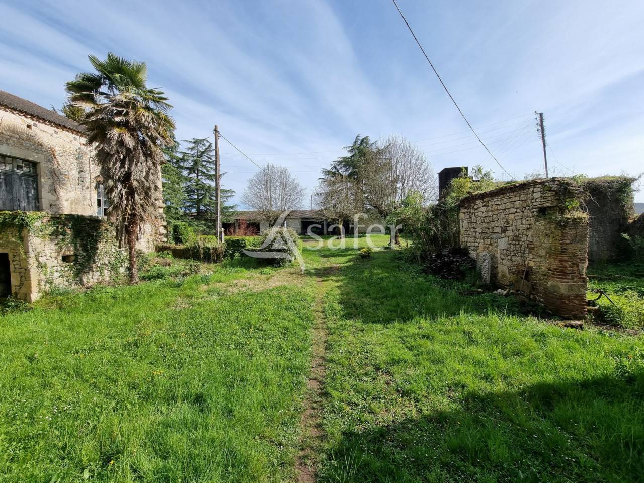 Propri&eacute;t&eacute; de caract&egrave;re sur 29 ha sur les berges du Lot